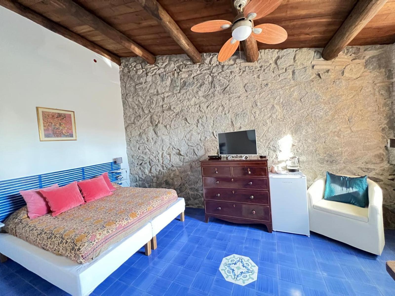 Collina Blu Bed & Breakfast Bolsena Bagian luar foto